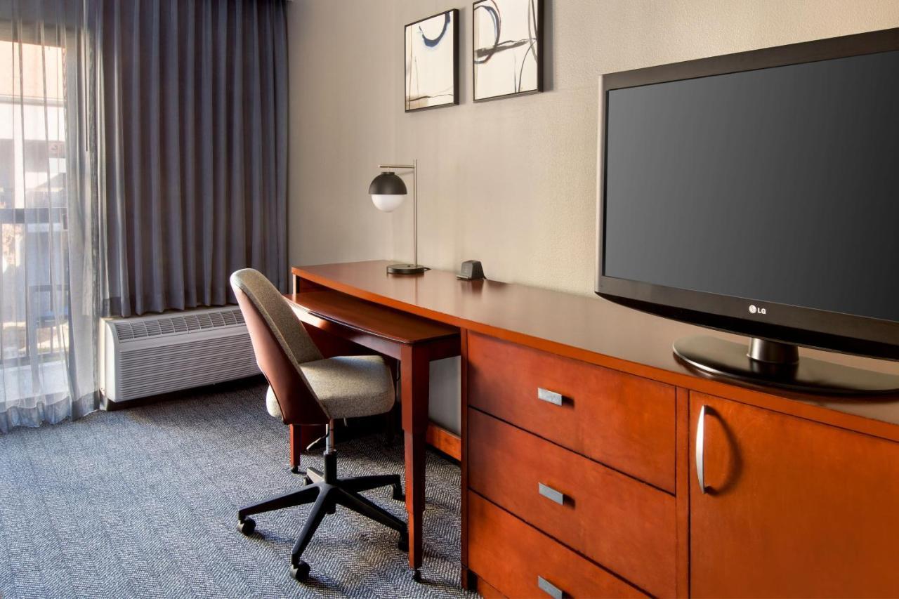 Courtyard By Marriott Tarrytown Westchester County Eksteriør billede